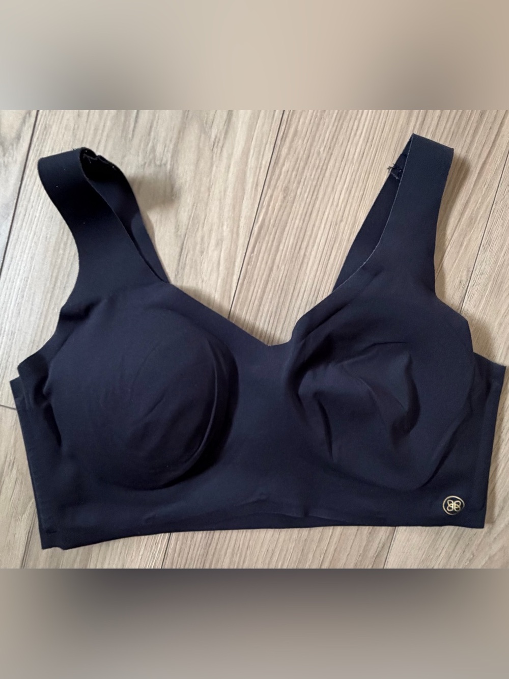 Honeylove Shapewear Women V-Neck Soft Form Wireless Bra Black Small No Pads